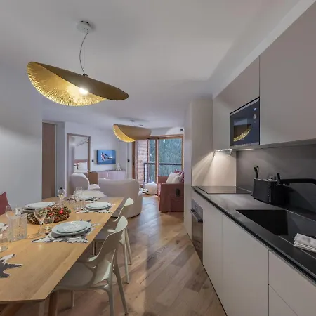 Moderne 6 Pers Proche Pistes Avec Parking, Casier A Ski, Balcon - Fr-1-563-140 Courchevel